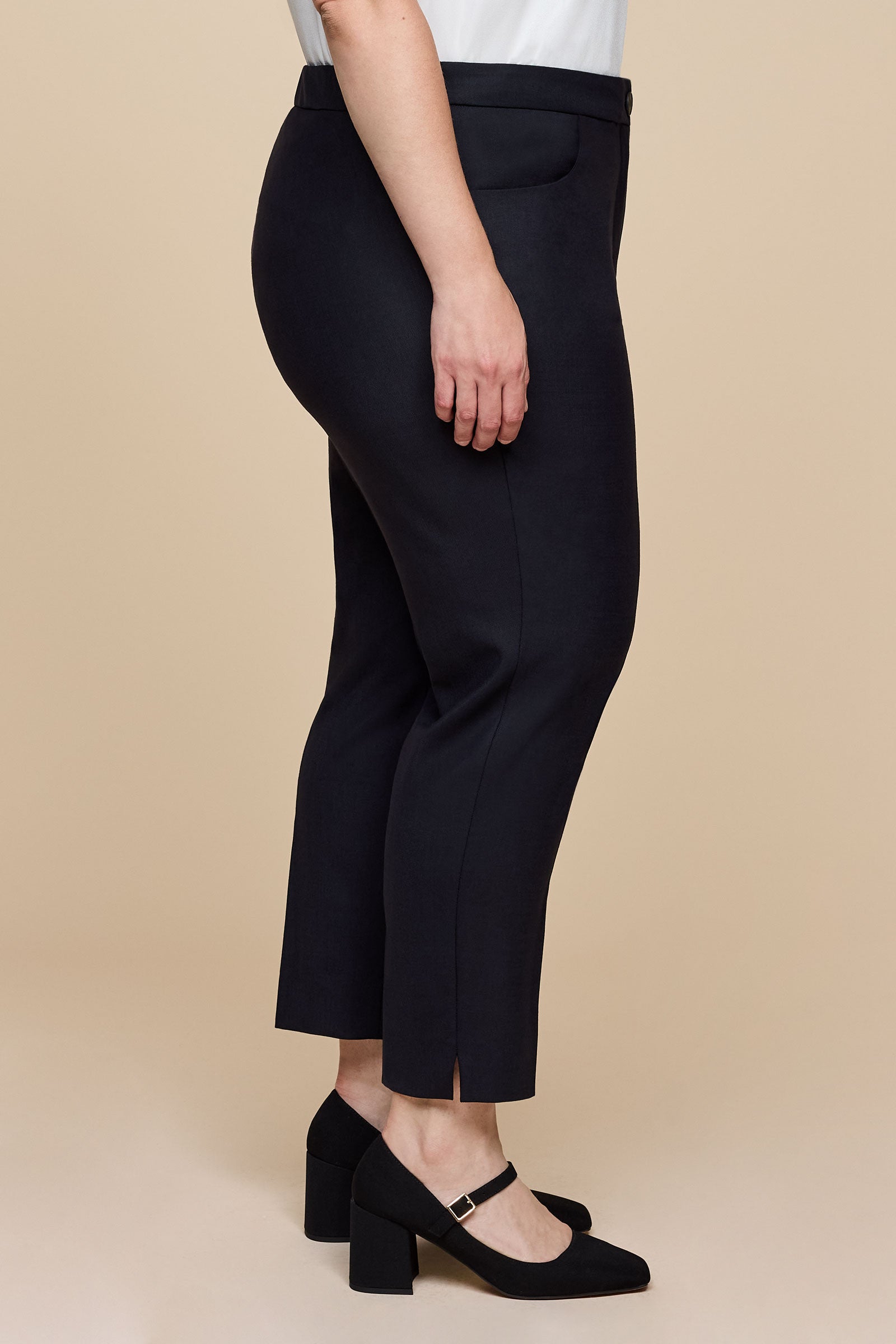 Plus-size  trousers THE HOUR