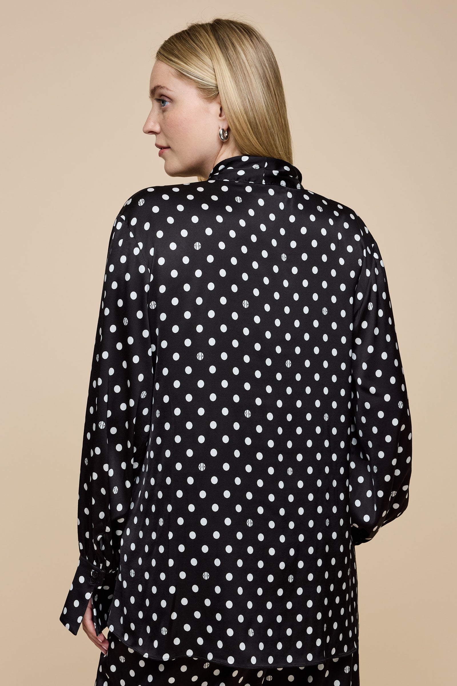 Polka-dot-blouse  from the back, plus size THE HOUR