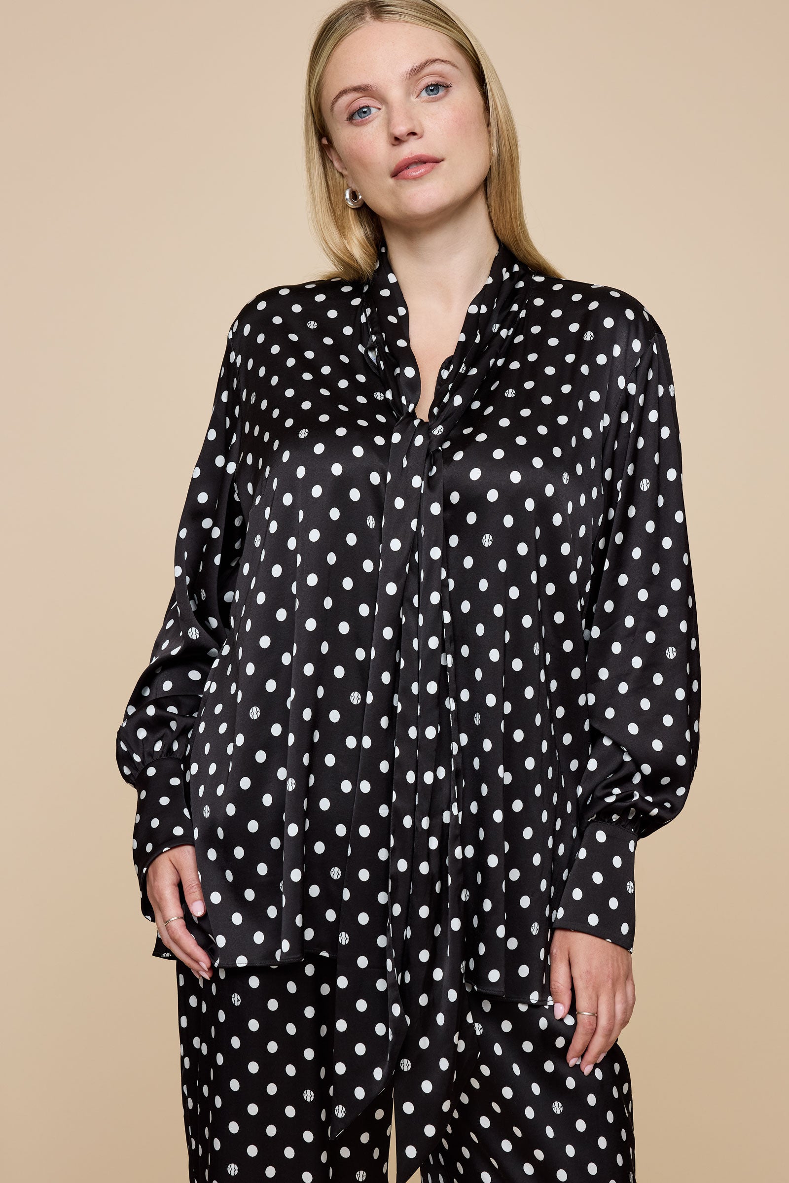 Black and white Polka-dot-blouse plus size THE HOUR