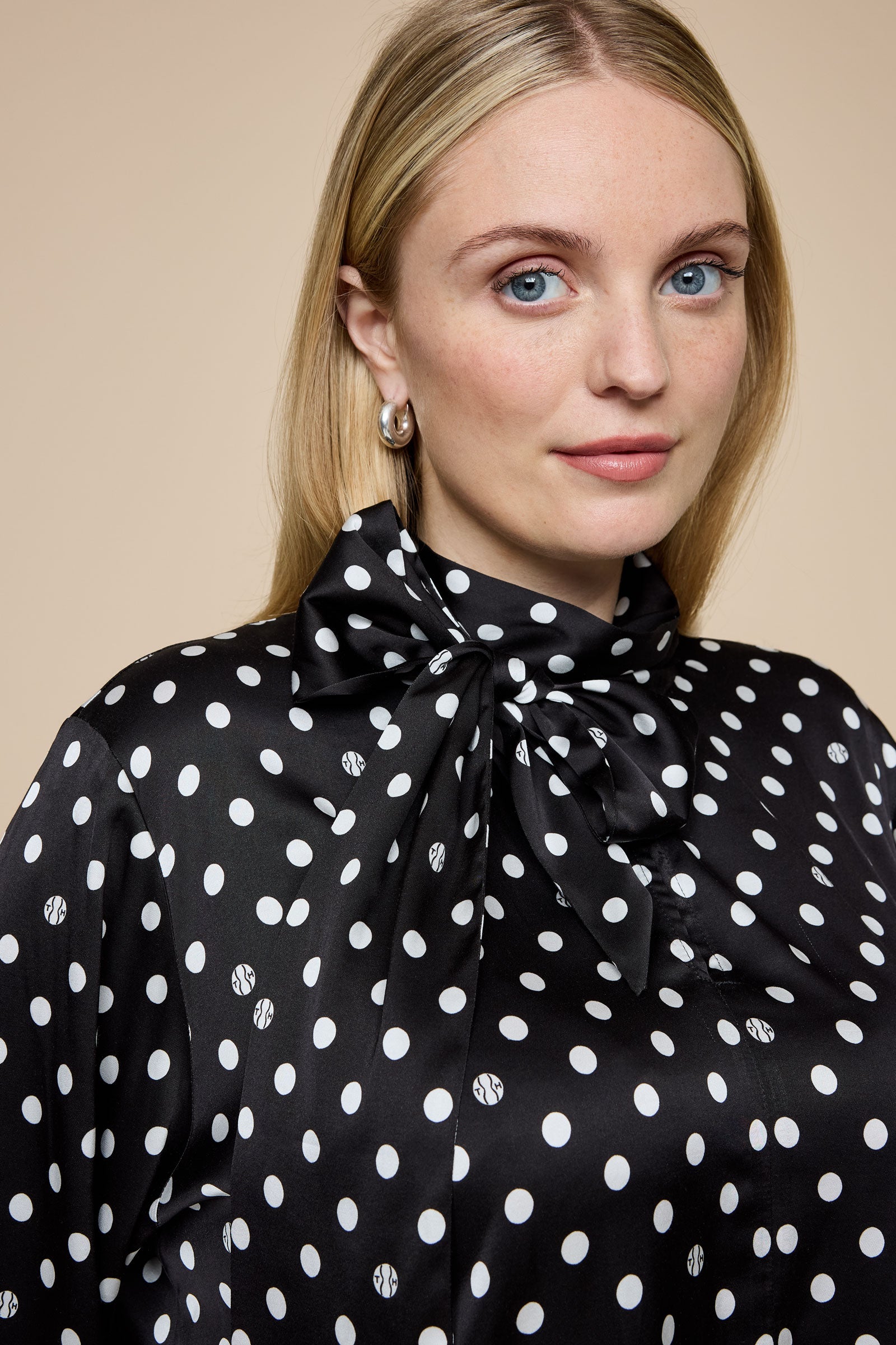Polka-dot-blouse plus size THE HOUR
