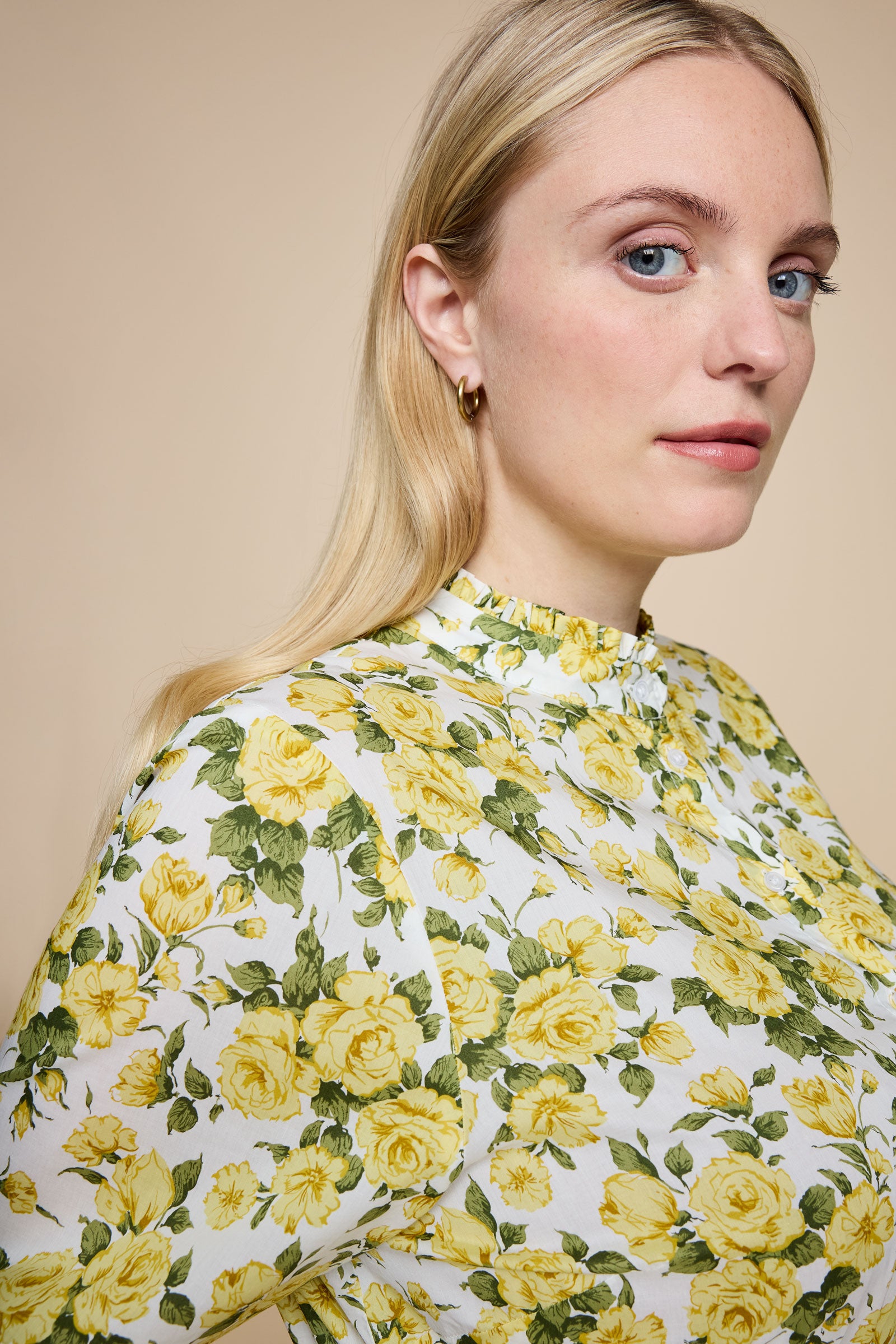Plus size  Maxi Dress Yellow Roses Print with frilled collar THE HOUR