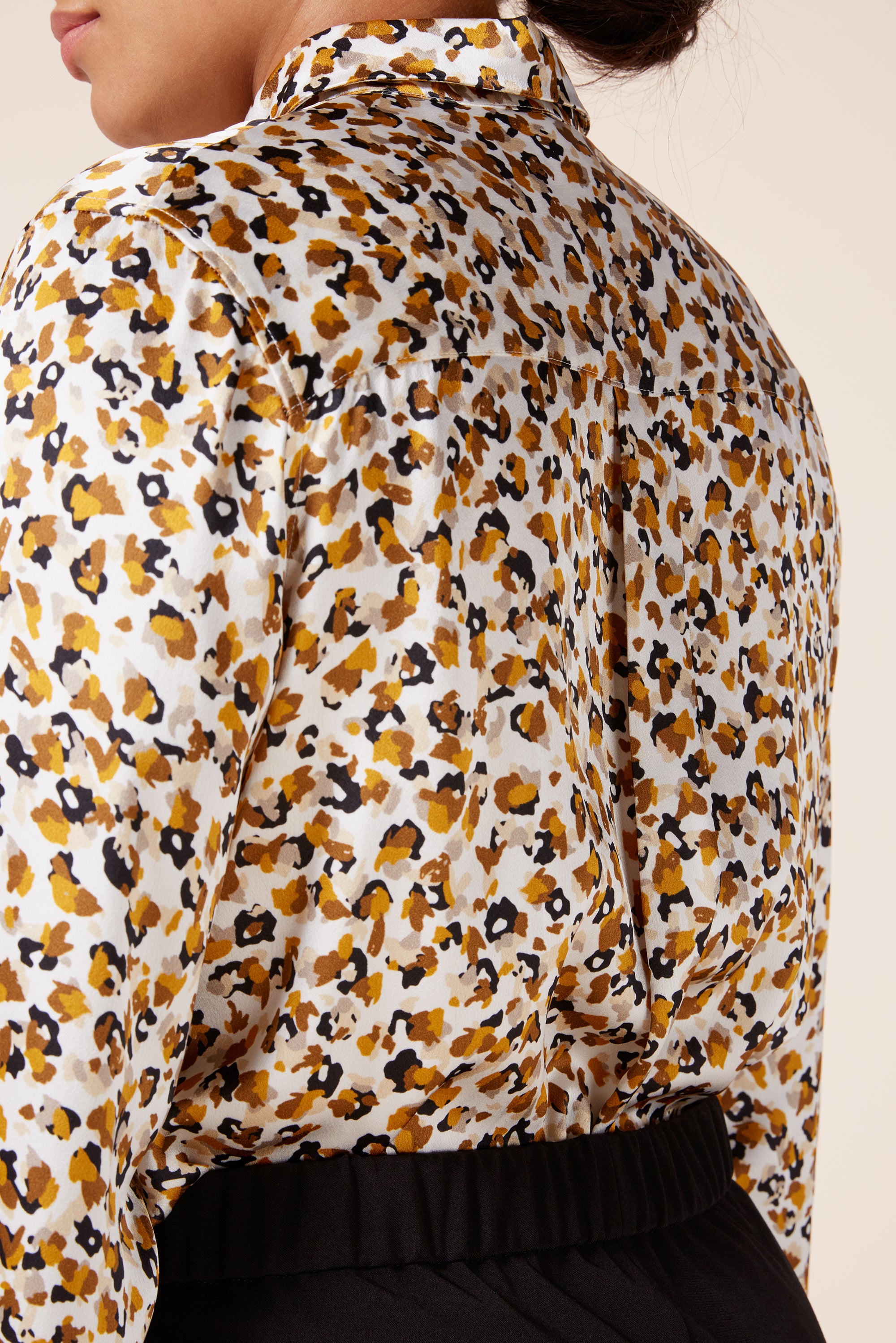 Plus-size Shirt THE HOUR