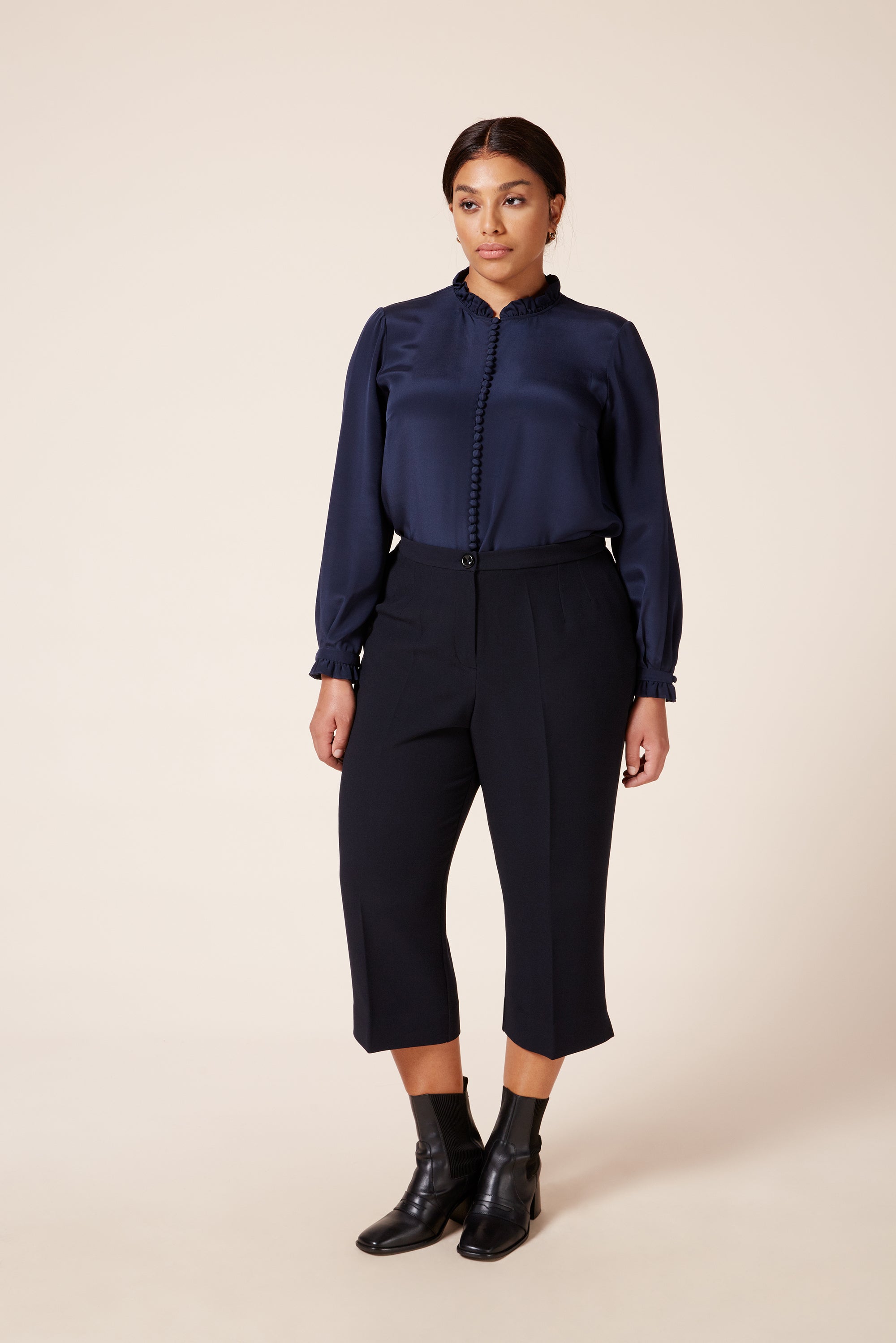 Plus size Navy High-Waist  Cropped Pants with Straight Leg Cut