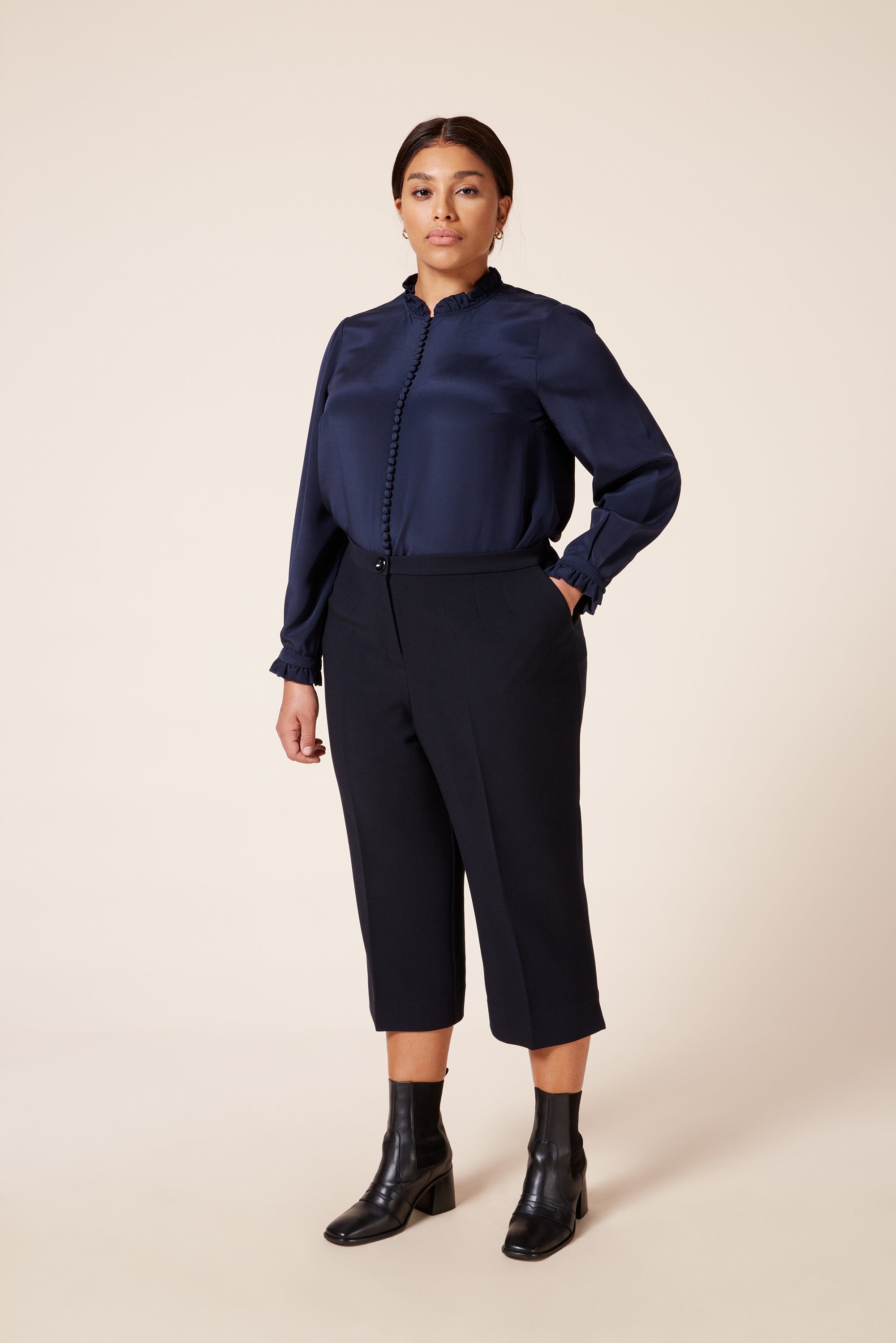 Plus size Navy High-Waist  Cropped Pants with Straight Leg Cut