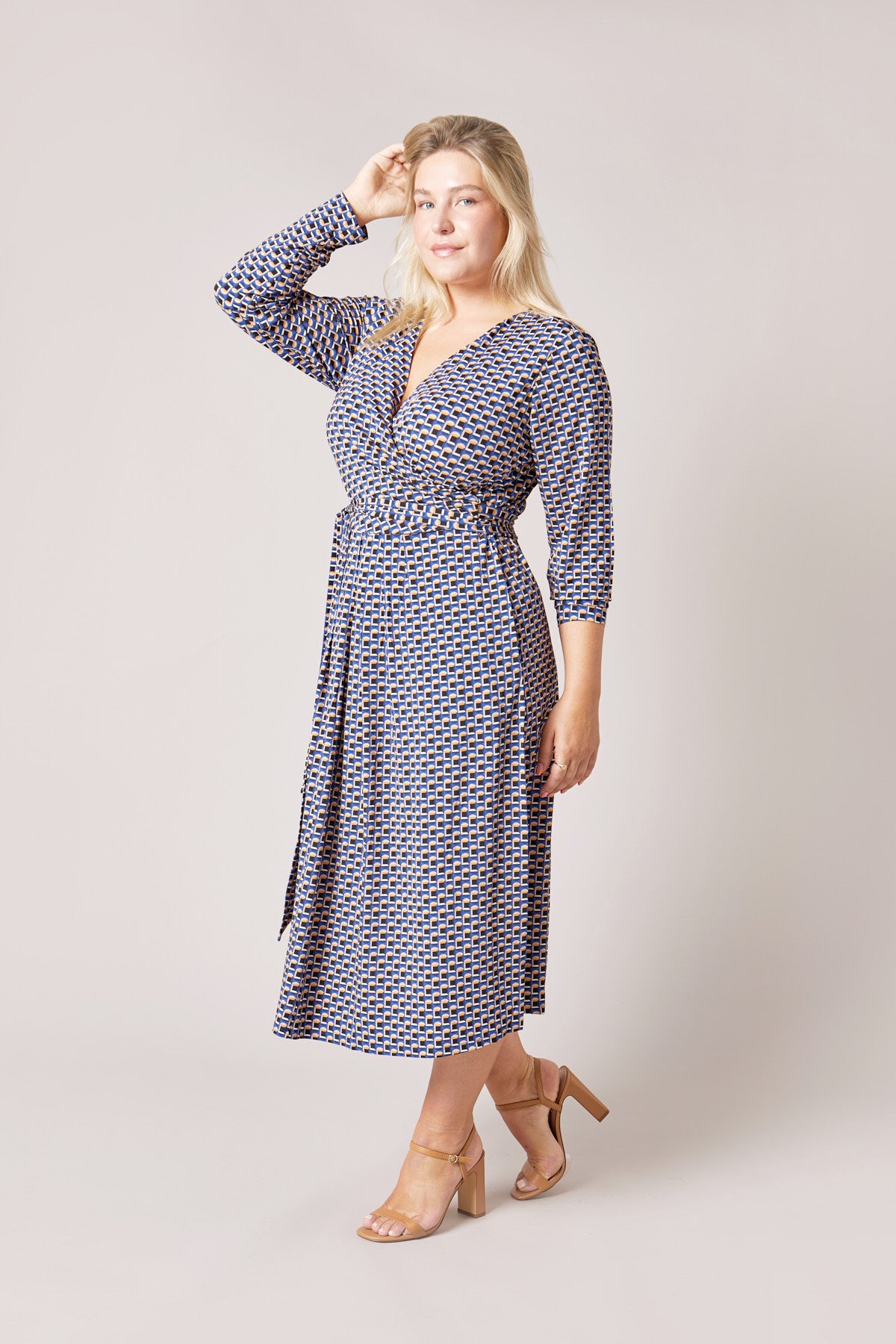 THEHOUR-Plus-size-Jersey-wrap-dress-blue-print