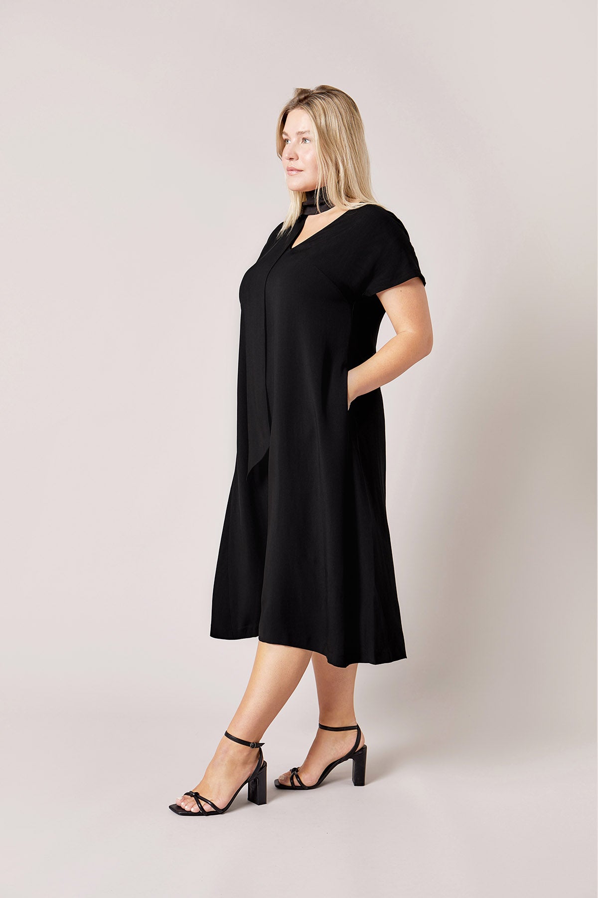 THE HOUR Tencel Black Plus Size Dress