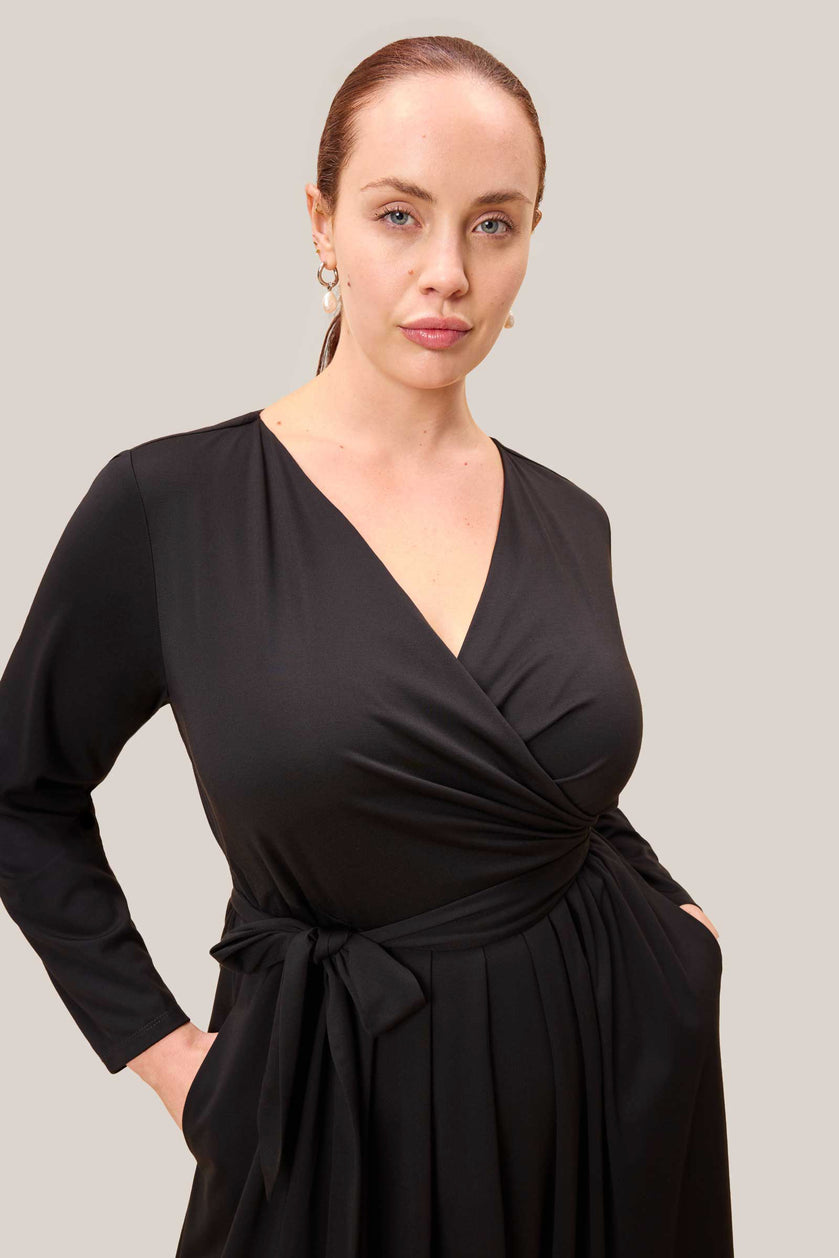 Curve flattering V-neck black faux wrap midi dress – The Hour