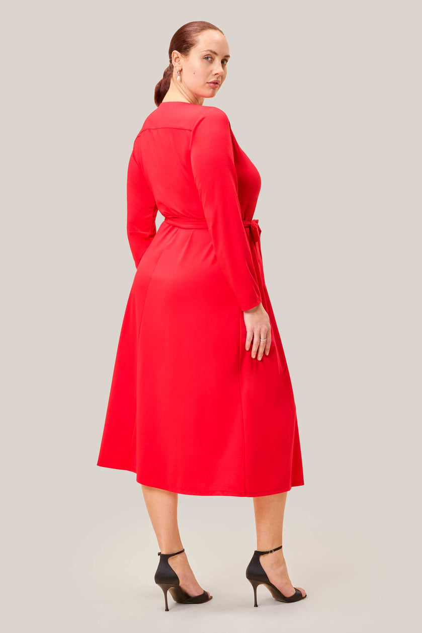 Back view of plus size red jersey midi dress with long sleeves – The Hour