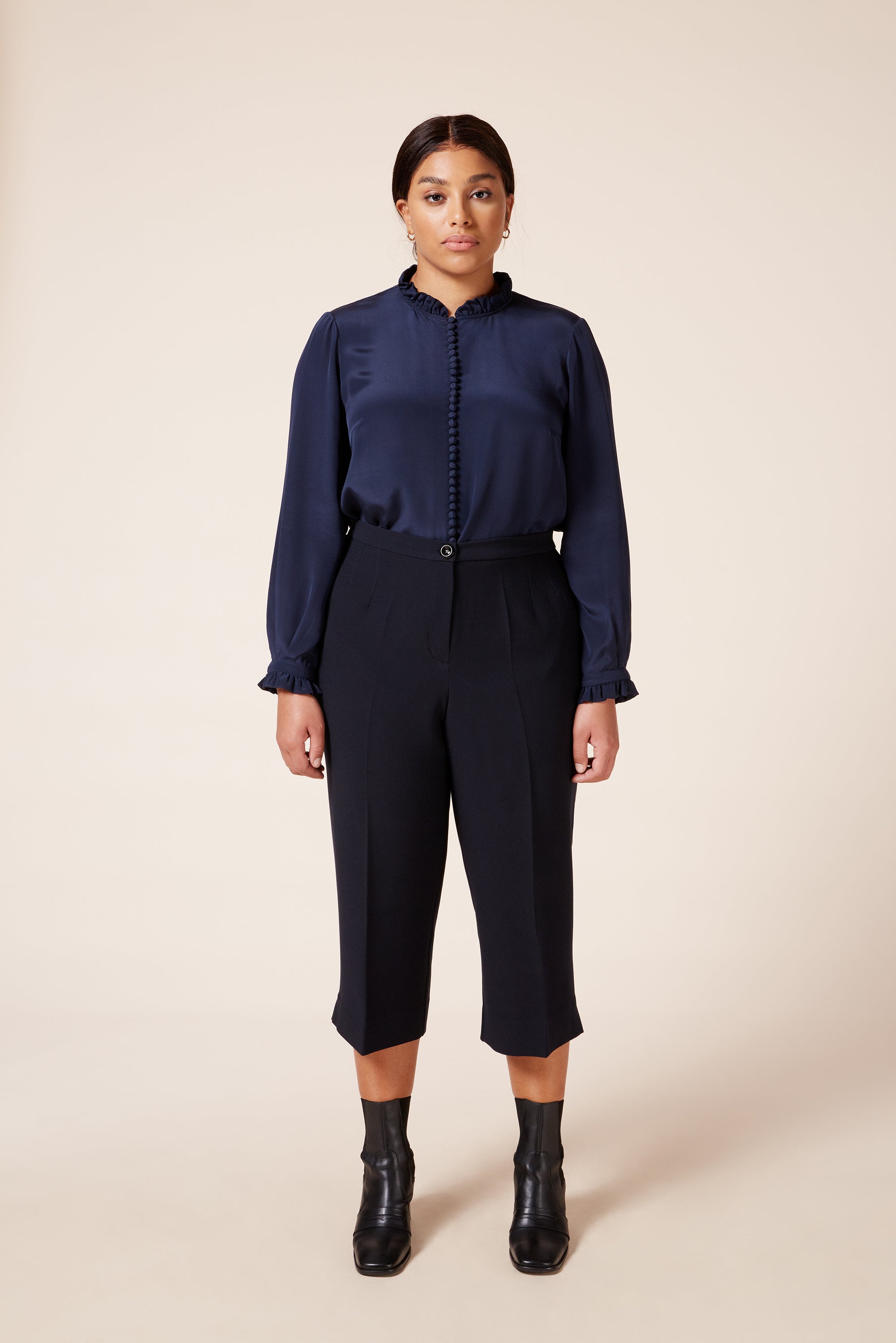 Plus size Navy High-Waist  Cropped Pants with Straight Leg Cut 