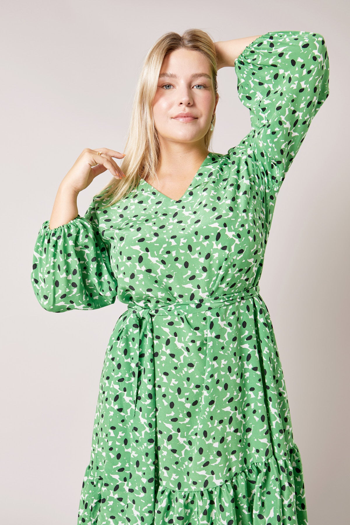 Green Floral Silk Dress - THE HOUR Green Floral Silk Dress - THE HOUR
